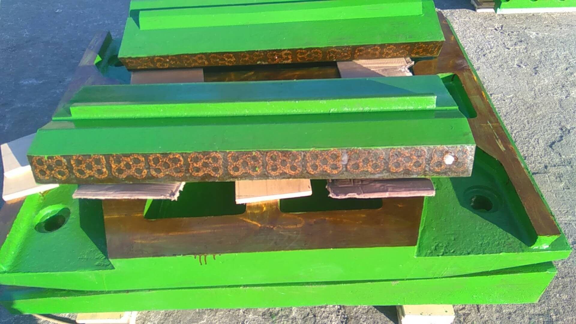 Ceramic insert blow bars